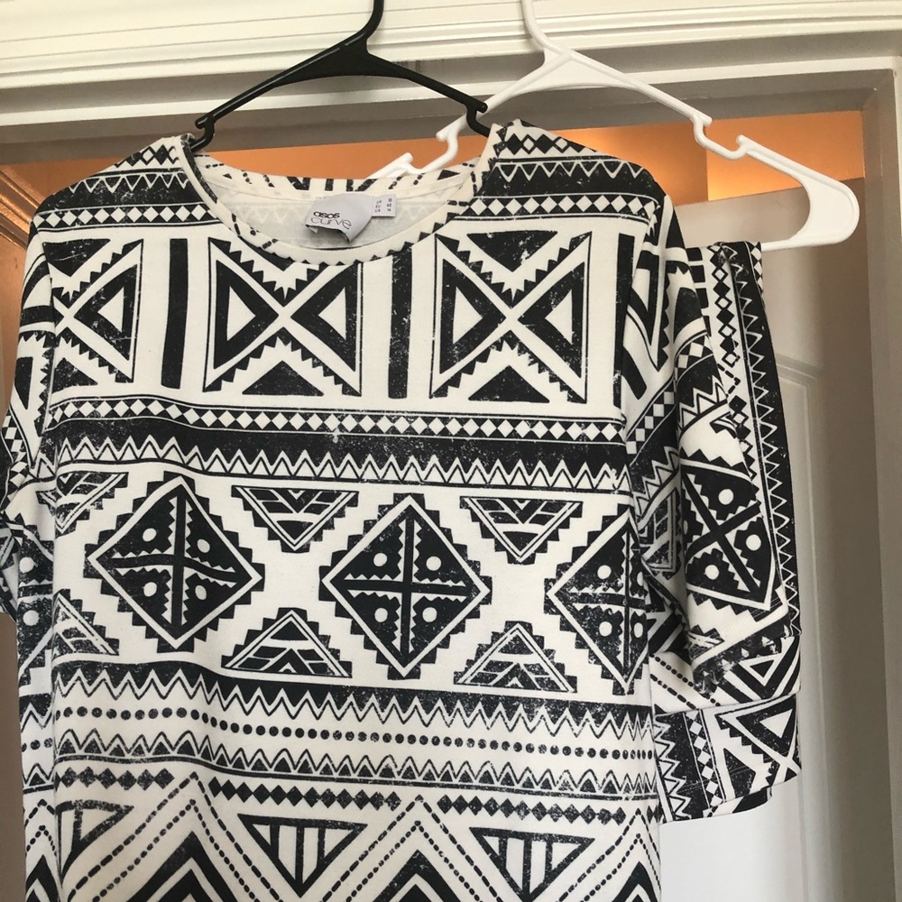 Geo pattern skirt set